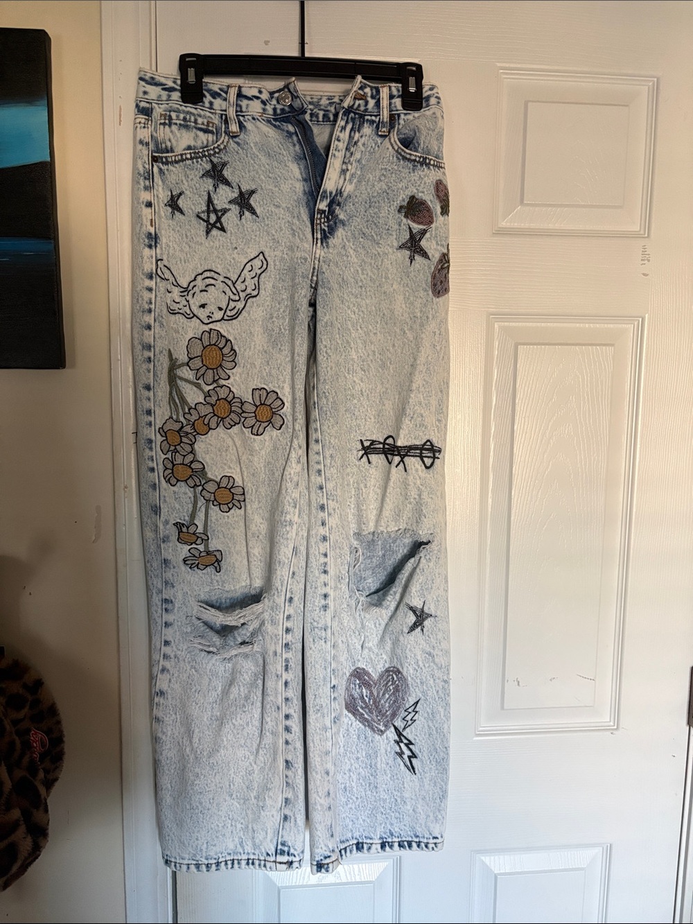 Graphic jeans